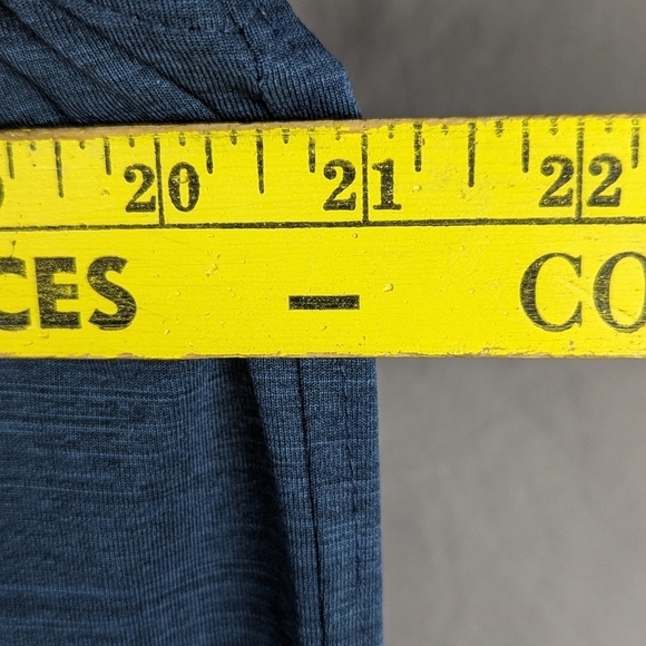 Chaps Golf medium polo in blue like new - Picture 10 of 10